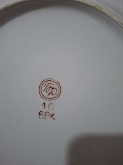 Тарелки диаметр 20, в наличии 8 шт