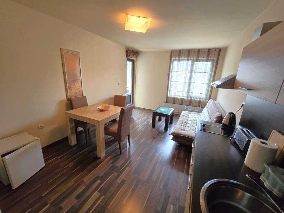 Тристаен апартамент с ниска такса поддръжка под наем в Банско