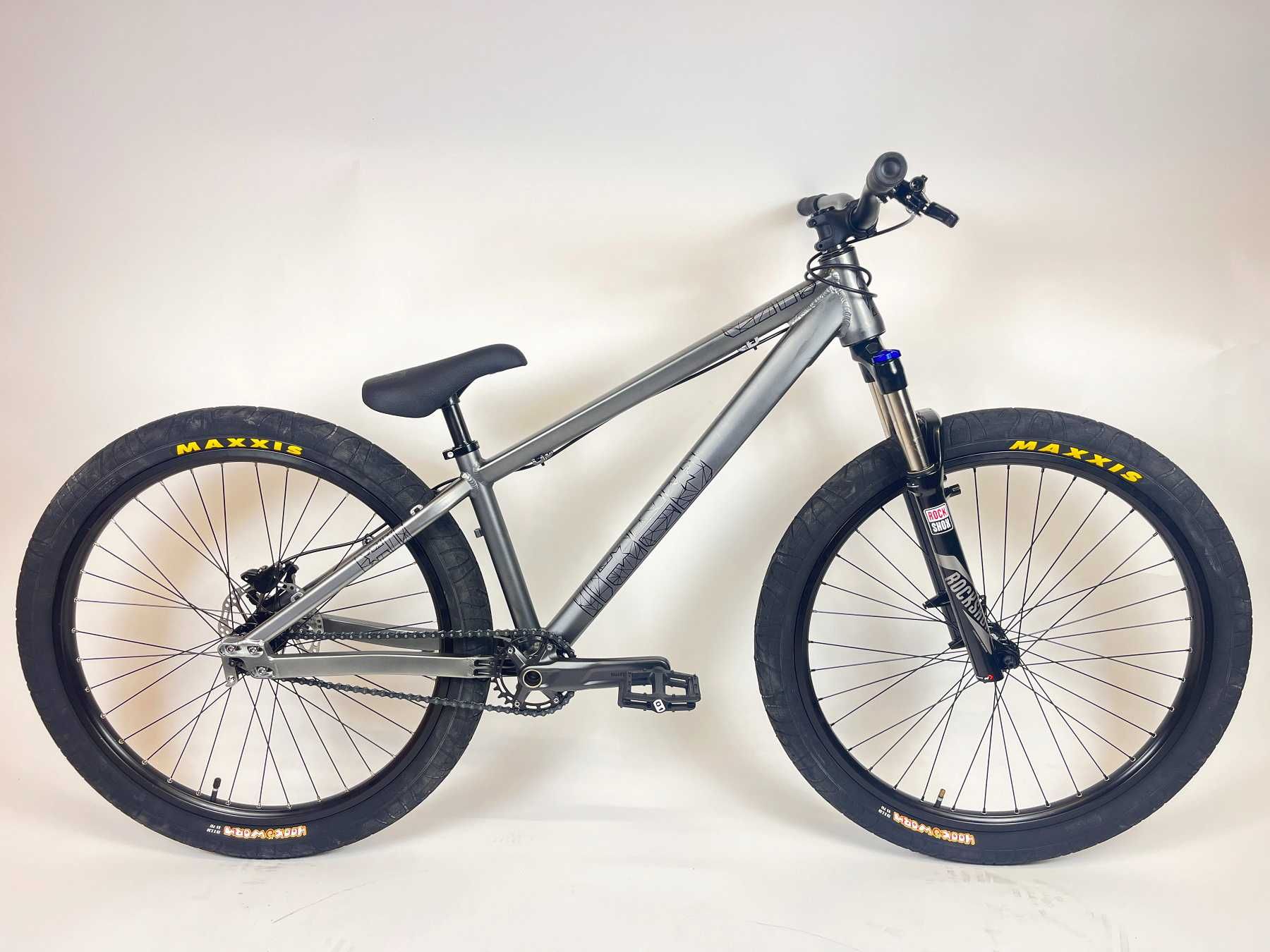 НОВИ цяло колело DRAG C2 ROCKSHOX XC30 dirt jump дърт DJ колело