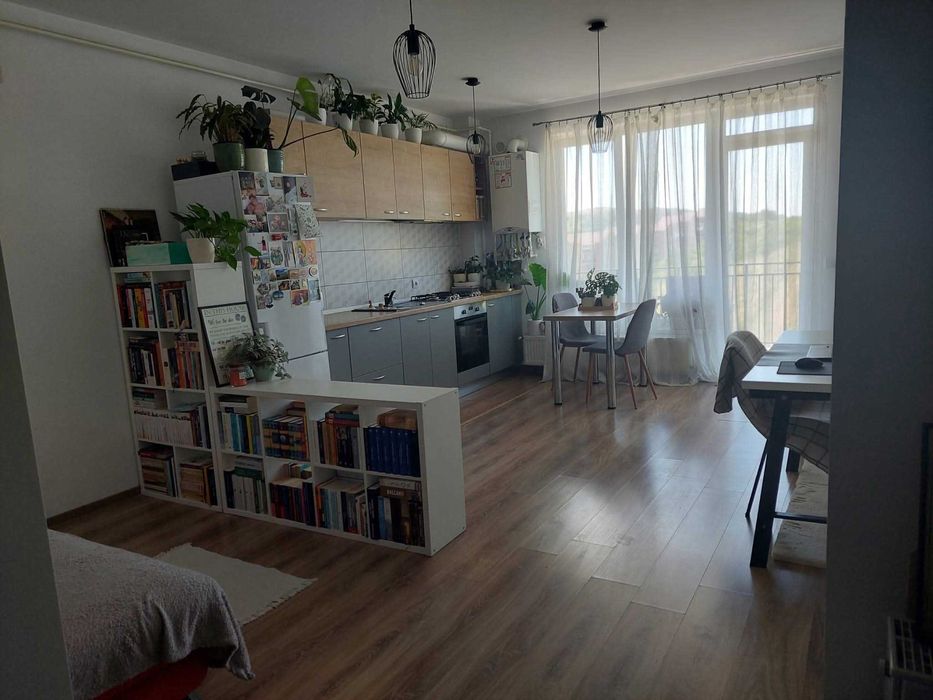 PF închiriez apartament cu 2 camere + parcare