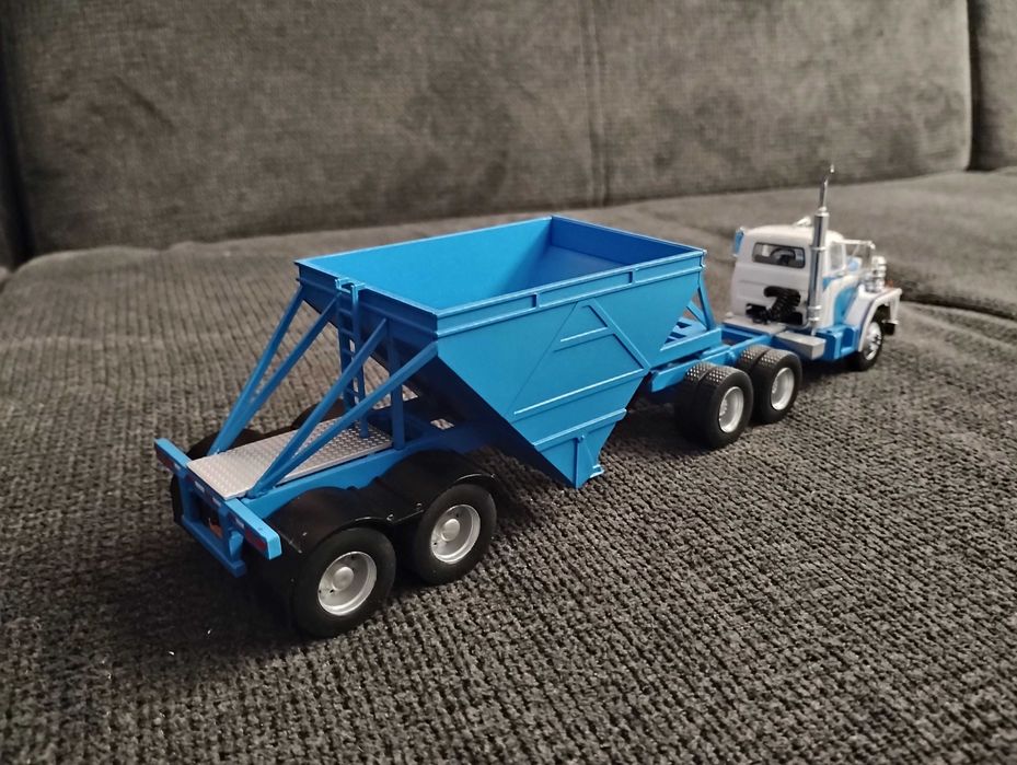 Америкнски камион Dodge LCF CT 900 (1963) + Полуремарке , 1:43