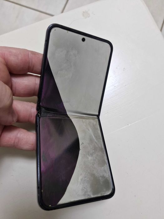 Flip z 200 lei.pentrj piese