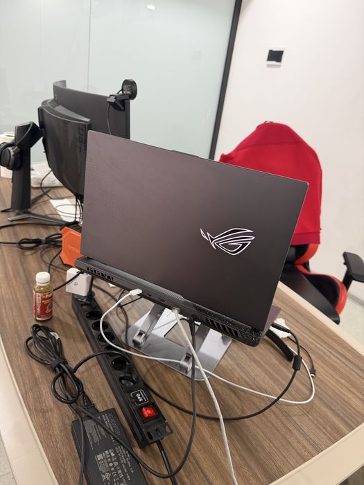 Игровой ноутбук ASUS ROG Strix G713RM