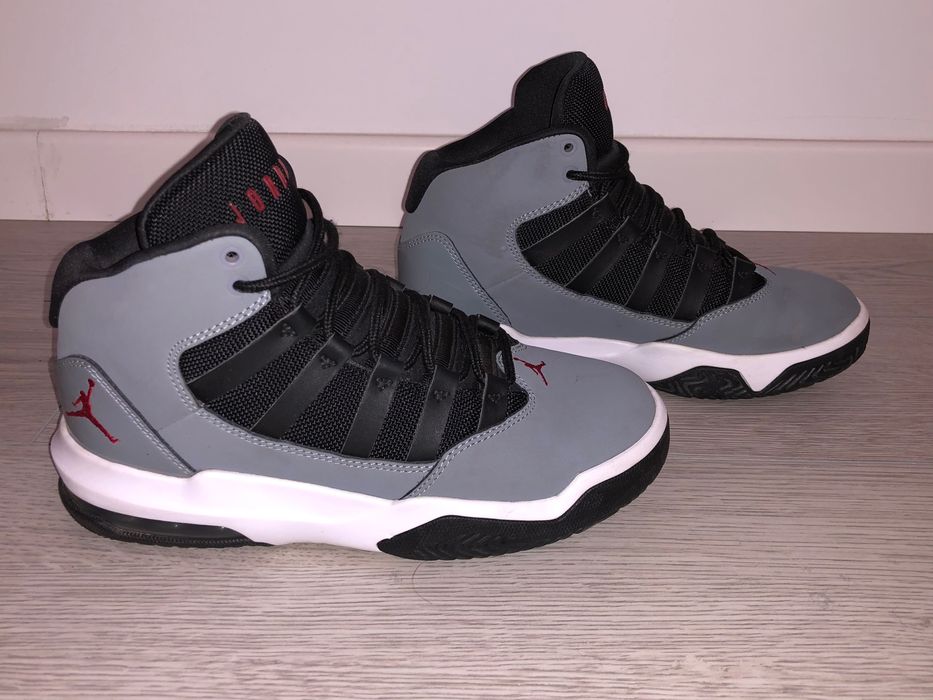 Nike Jordan Max Aura