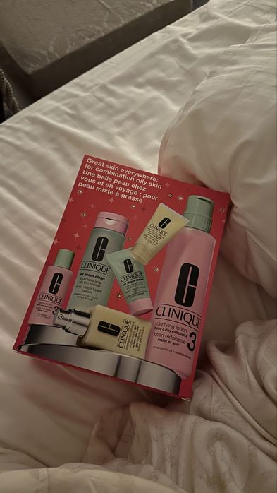 набор уходовой косметики clinique