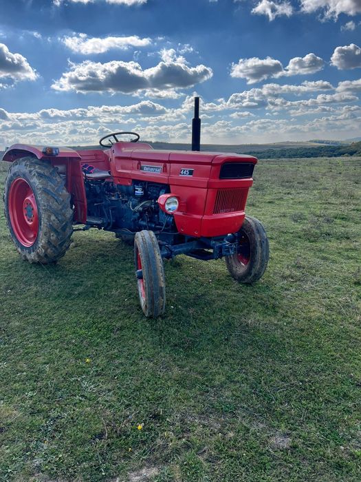 Tractor  UTB 445