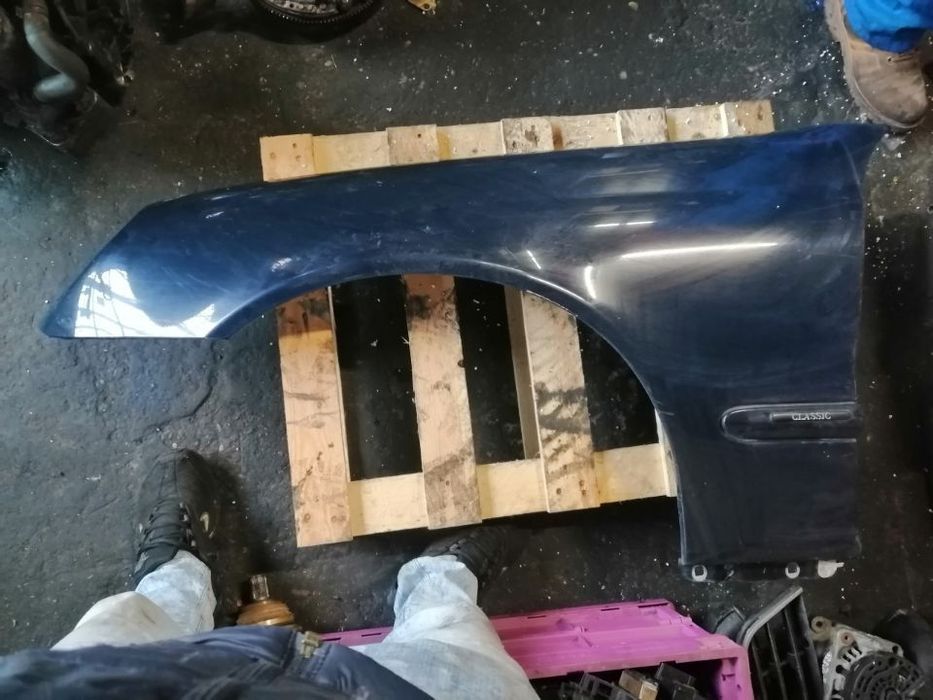 aripa stanga mercedes c class w203 originala fara rugina