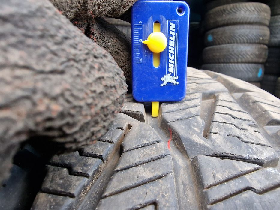 Anvelopă 255/70R18 marca Bridgestone, DOT 2024 ,9 mm ,M +S