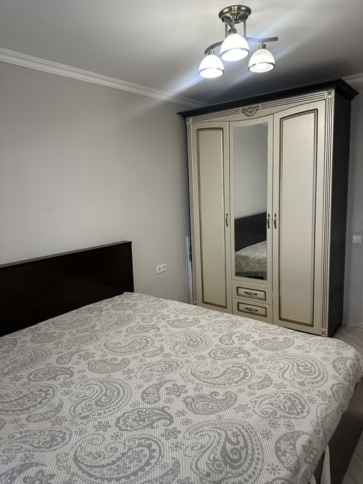 Шкаф в спальню б/у