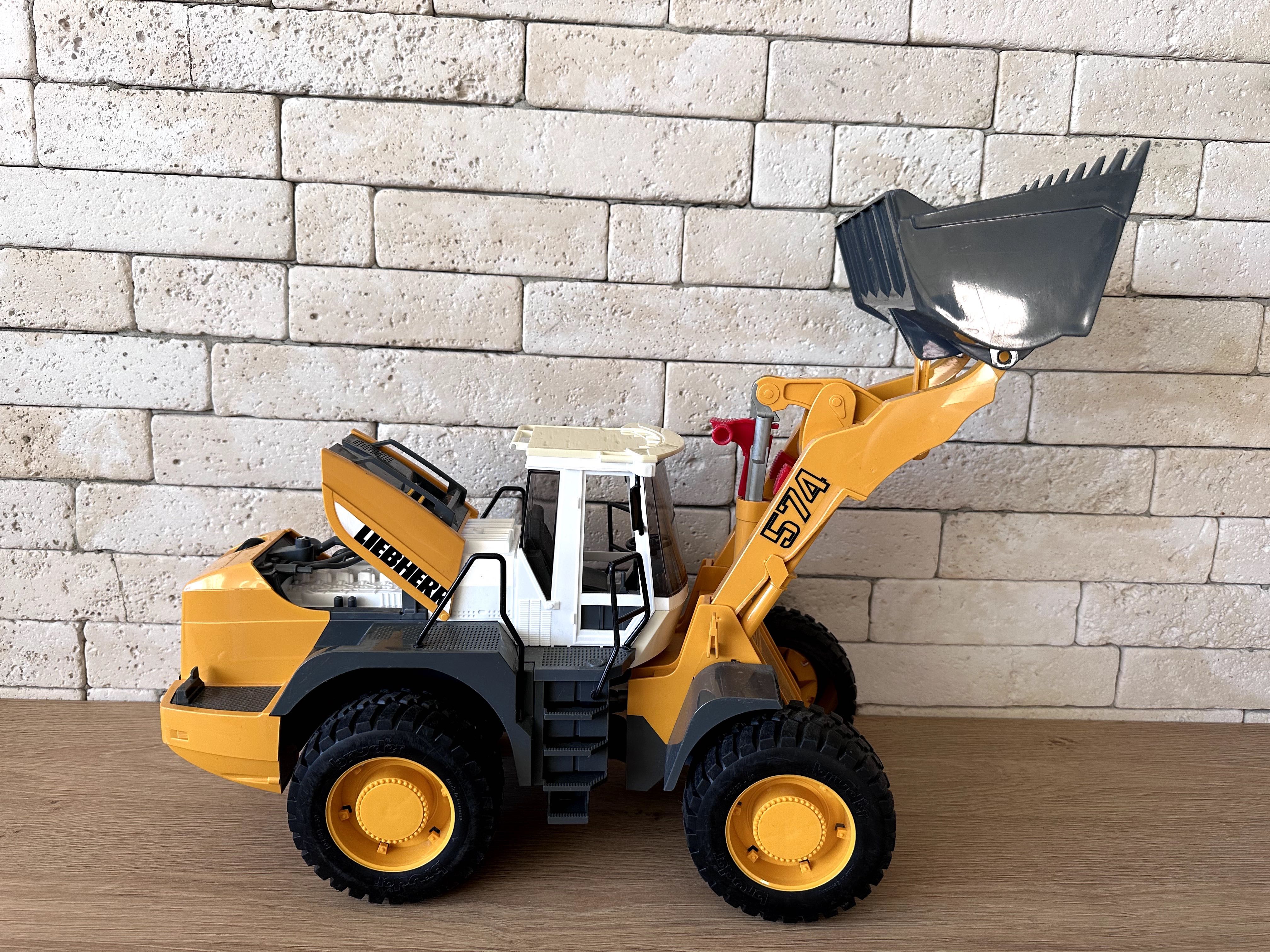 Детски багер LIEBHERR
