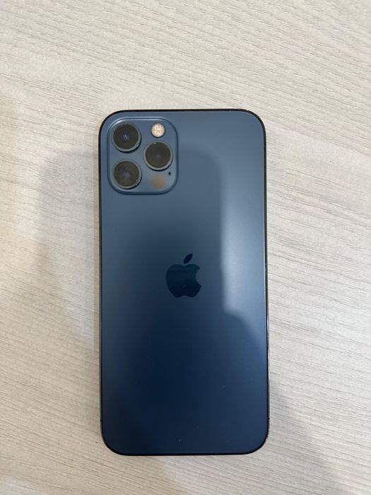 Продам айфон 12про