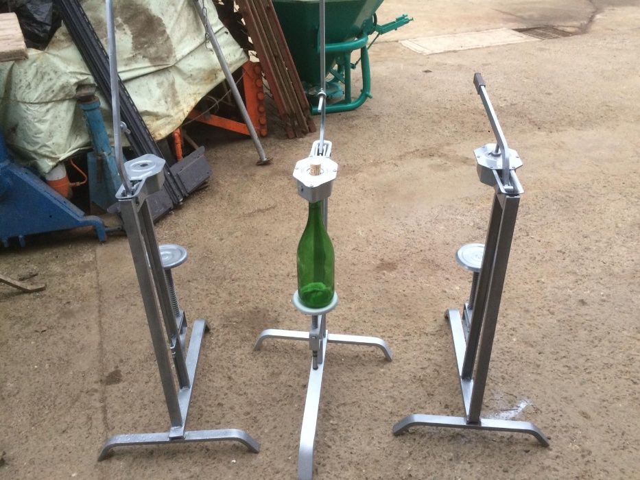 Capsator Sticle cu Pluta