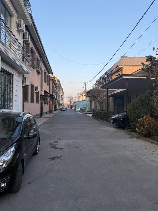 Uchaska sotiladi shayxontohur.koʻkcha koshona 2sotik.