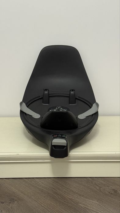 Cybex Cloud T-i size автолюлька и база isofix