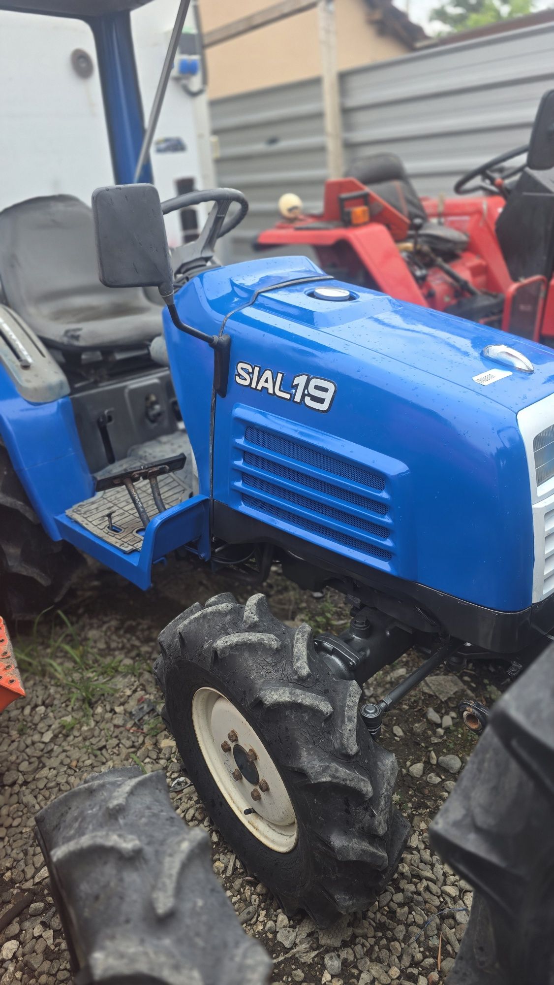 Tractor japonez Yanmar iseki kubota mitsubishi 17 -20 cai cu freza