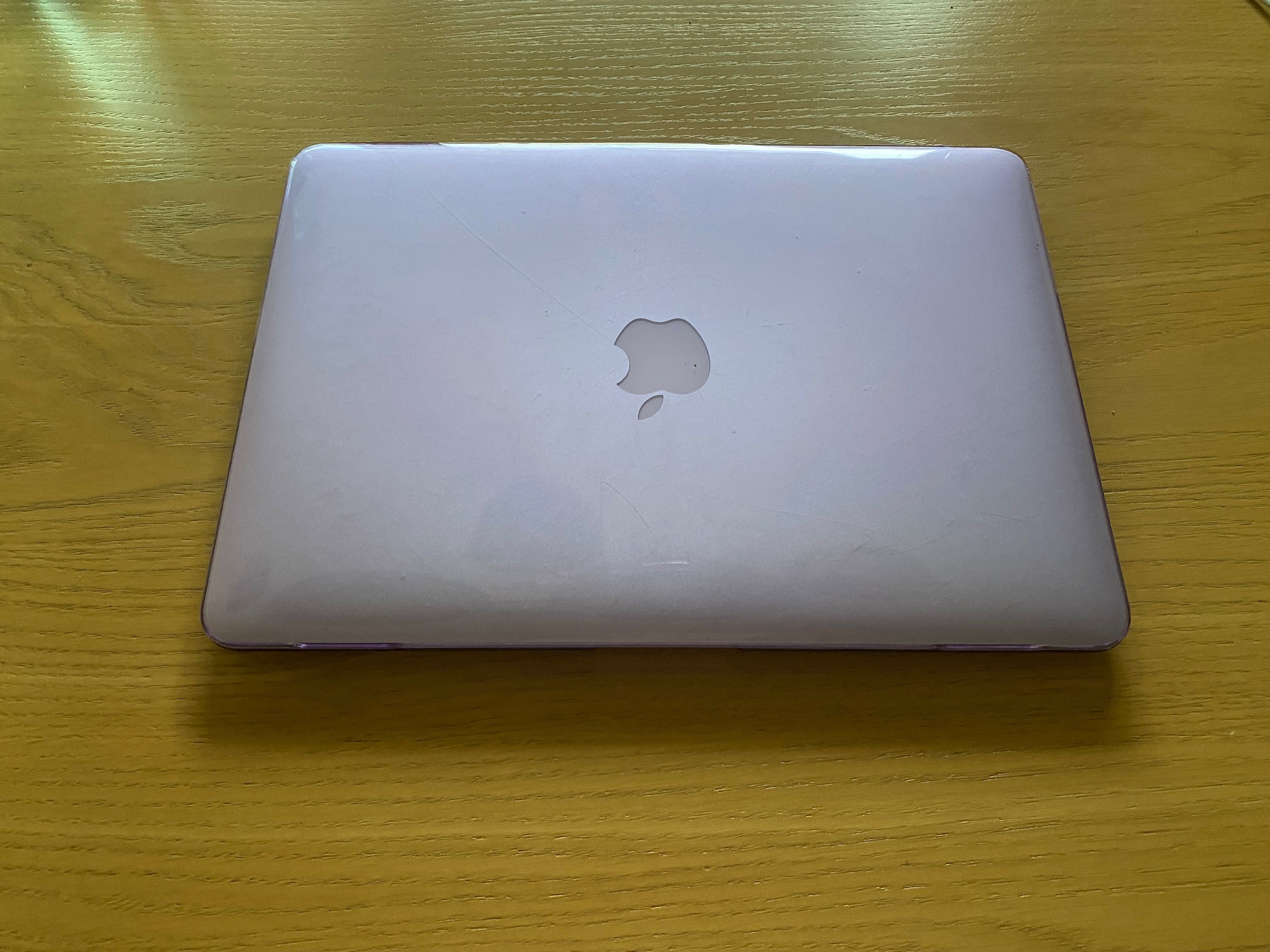 лаптоп Macbook air