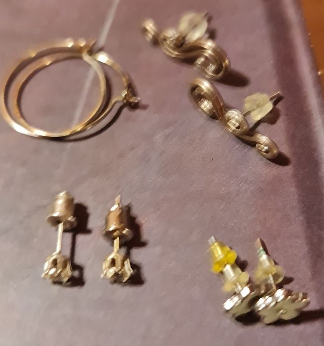 Lot 11 perechi de cercei