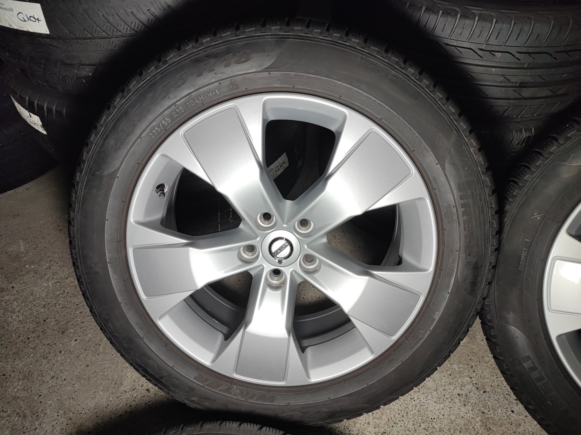 Jante originale Volvo XC40 XC60 XC90 235 55R18 iarnă Pirelli 2018/2019