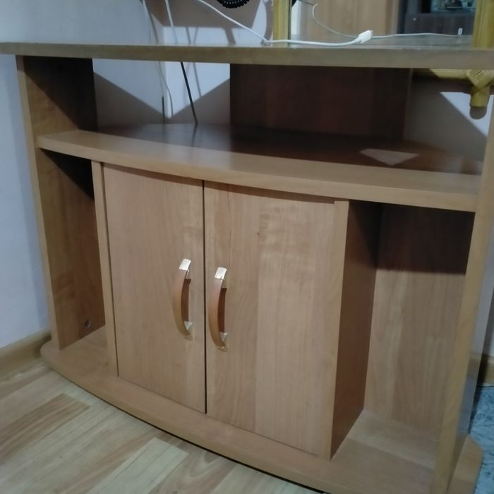 Тумбочка угловая