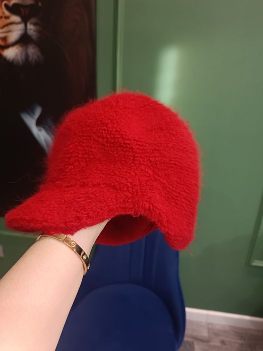 Продам шапку женскую