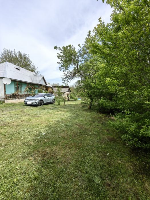 Casa cu teren generos