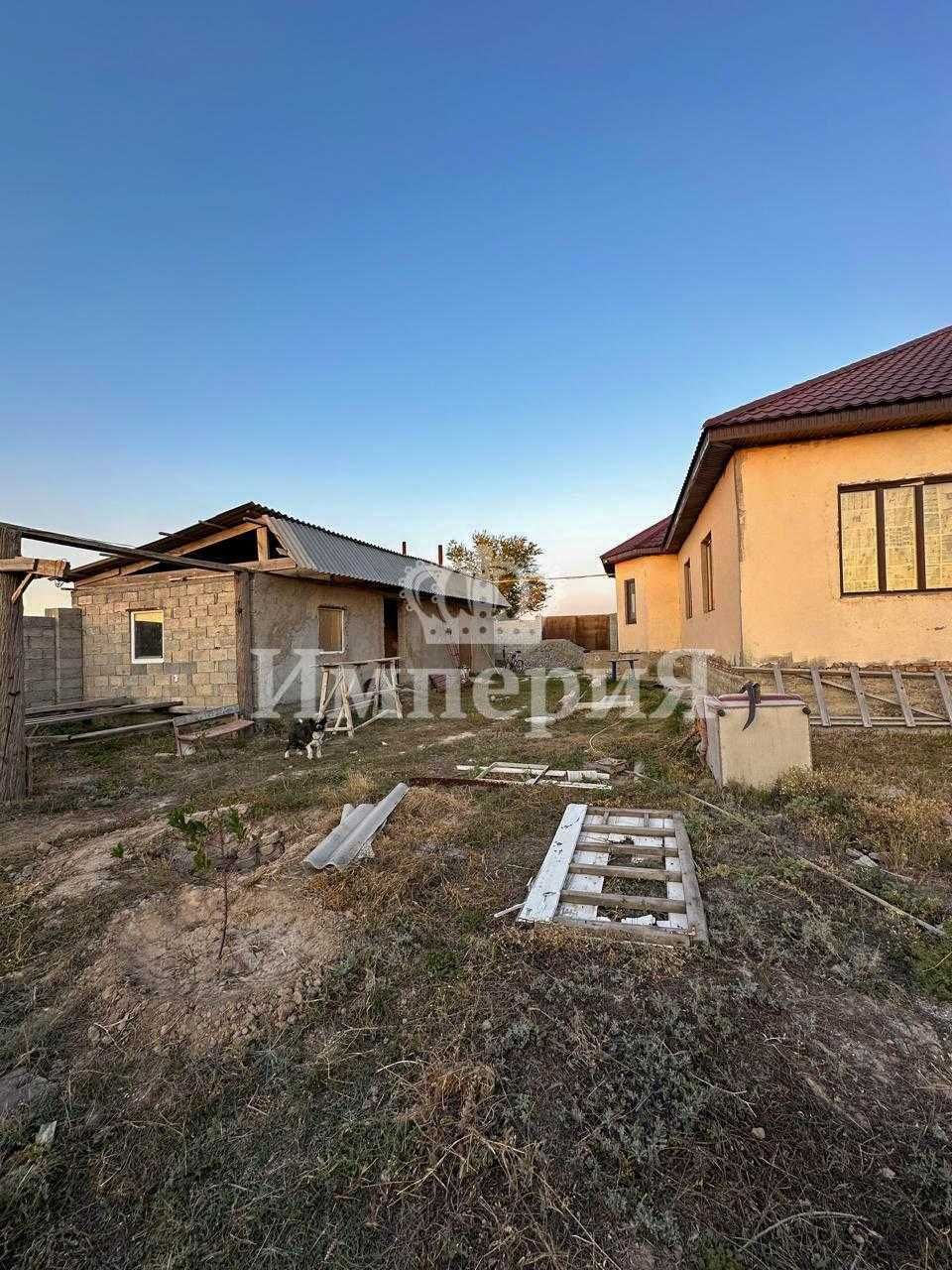продается частный дом Эмиль Империя