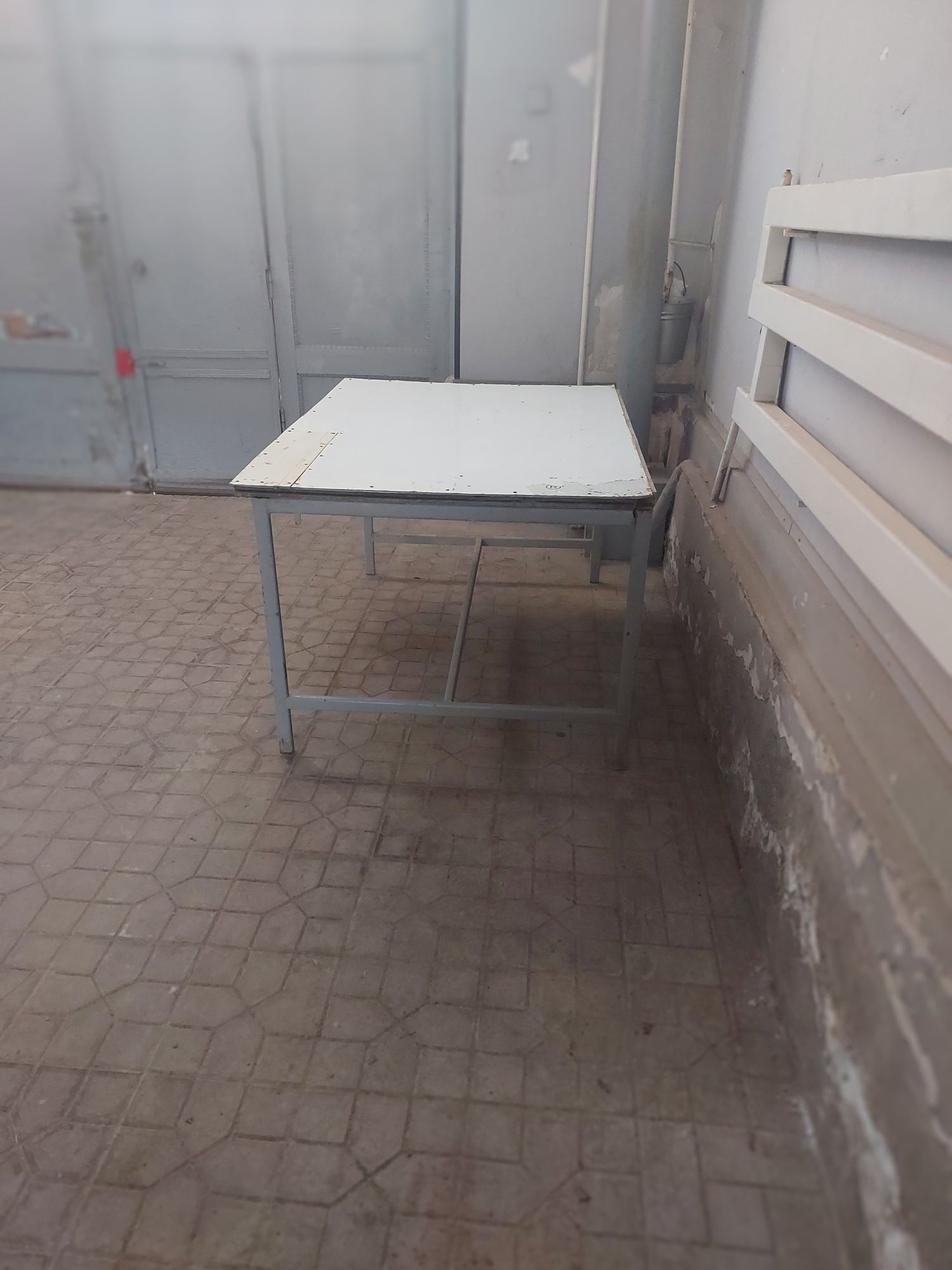 Столы рабочие в 4 штук Россия