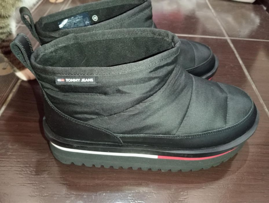 Ghete Tommy Jeans noi fara eticheta