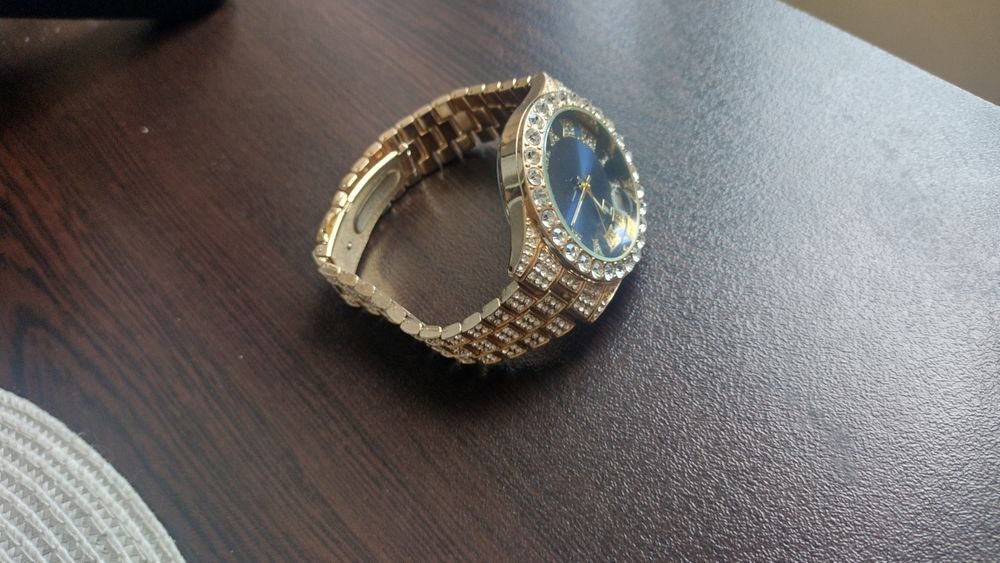 мъжки/женски златен часовник с цирконий