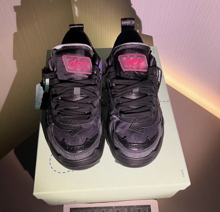 Adidasi off white odsy 1000