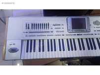 Продавам много запазен Korg PA2X PRO с твърд и мек кейс.