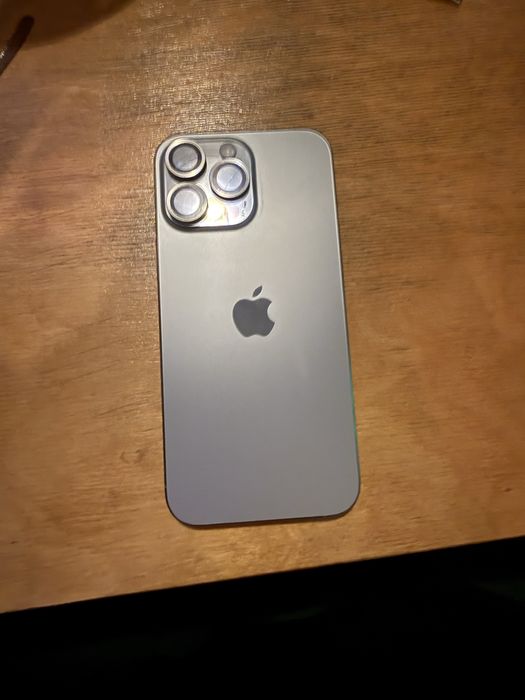 Продам Iphone 16 pro max
