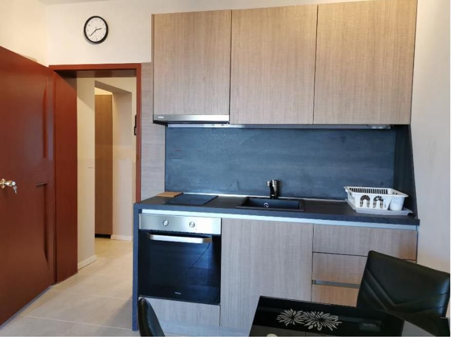 Дава се под наем Двустаен апартамент в София, Лозенец - 86 кв.м за 649 € - Снимка #3