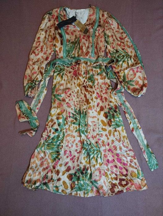 Новое нарядное платье