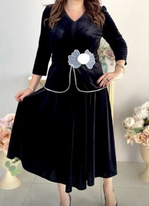 Продаю новое велюровое платье