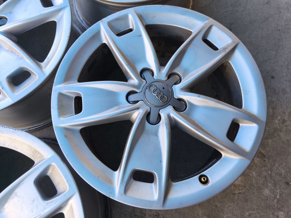 17" оригинални алуминиеви джанти за Audi A3.