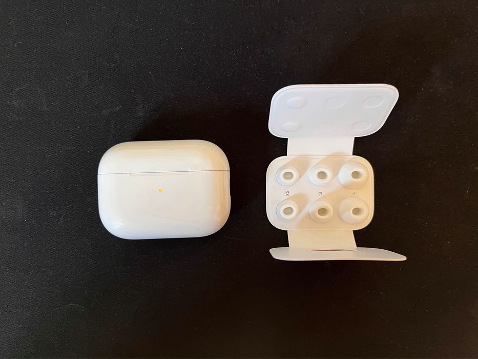 Apple AirPods Pro 2 (Lightning)