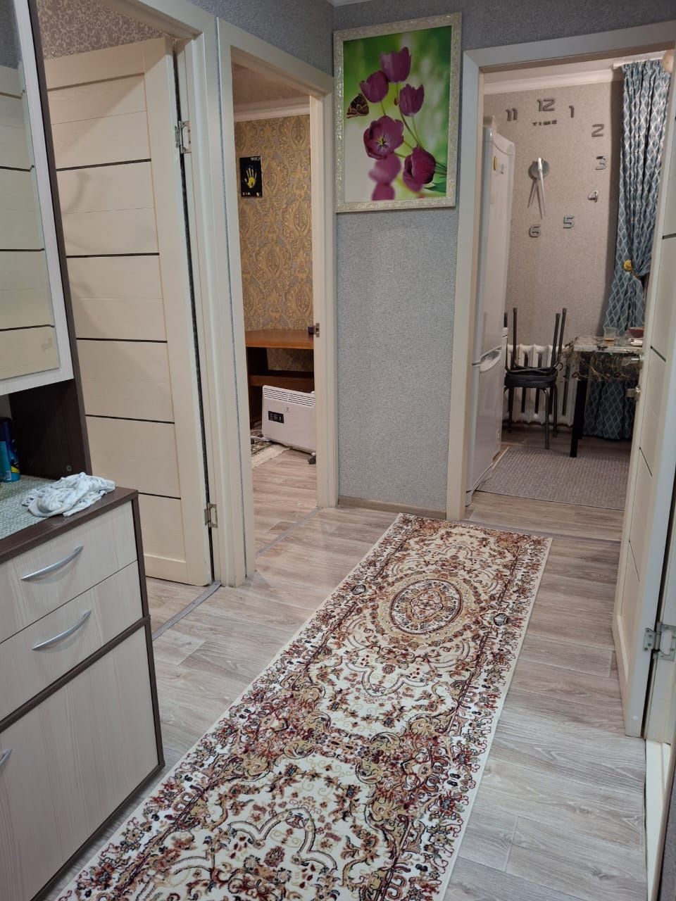 Продам 2 комн квар. 4 мкр, дом 3, 1 этаж.
