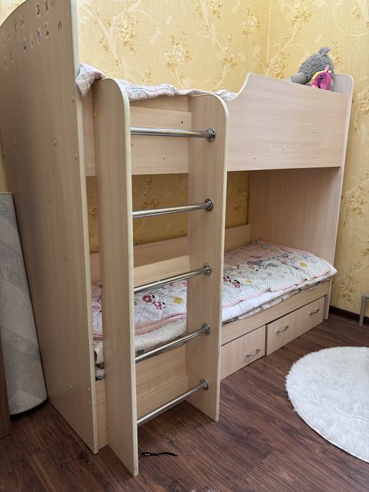 Двухярусная кровать