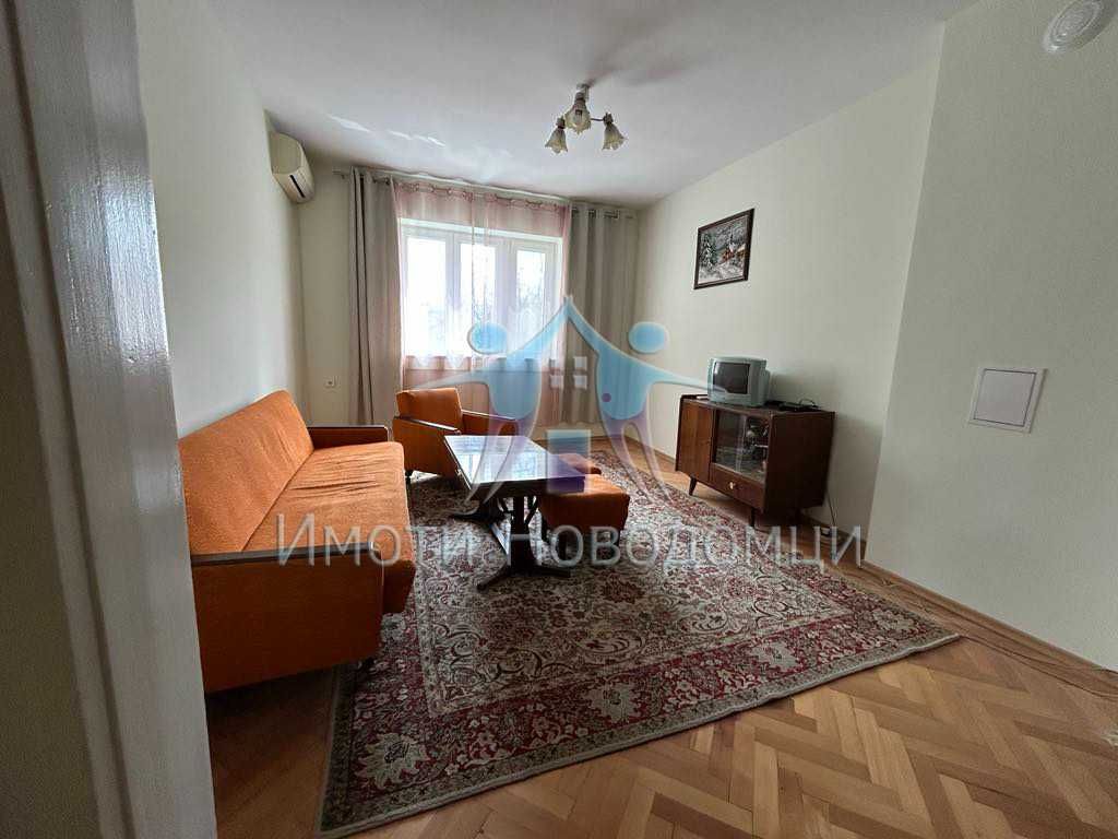 Продава се Четиристаен апартамент в Шумен, Пазара - 100 кв.м за 1340 €/кв.м - Снимка #2