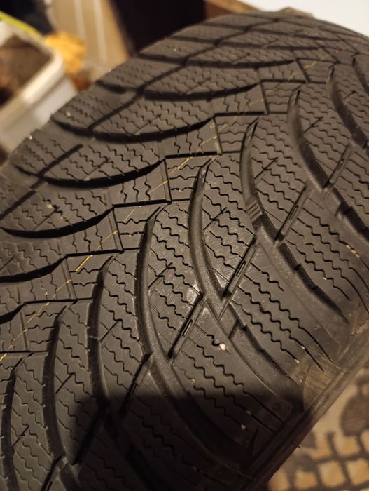 Зимни гуми NEXEN 4 броя 215/65/16