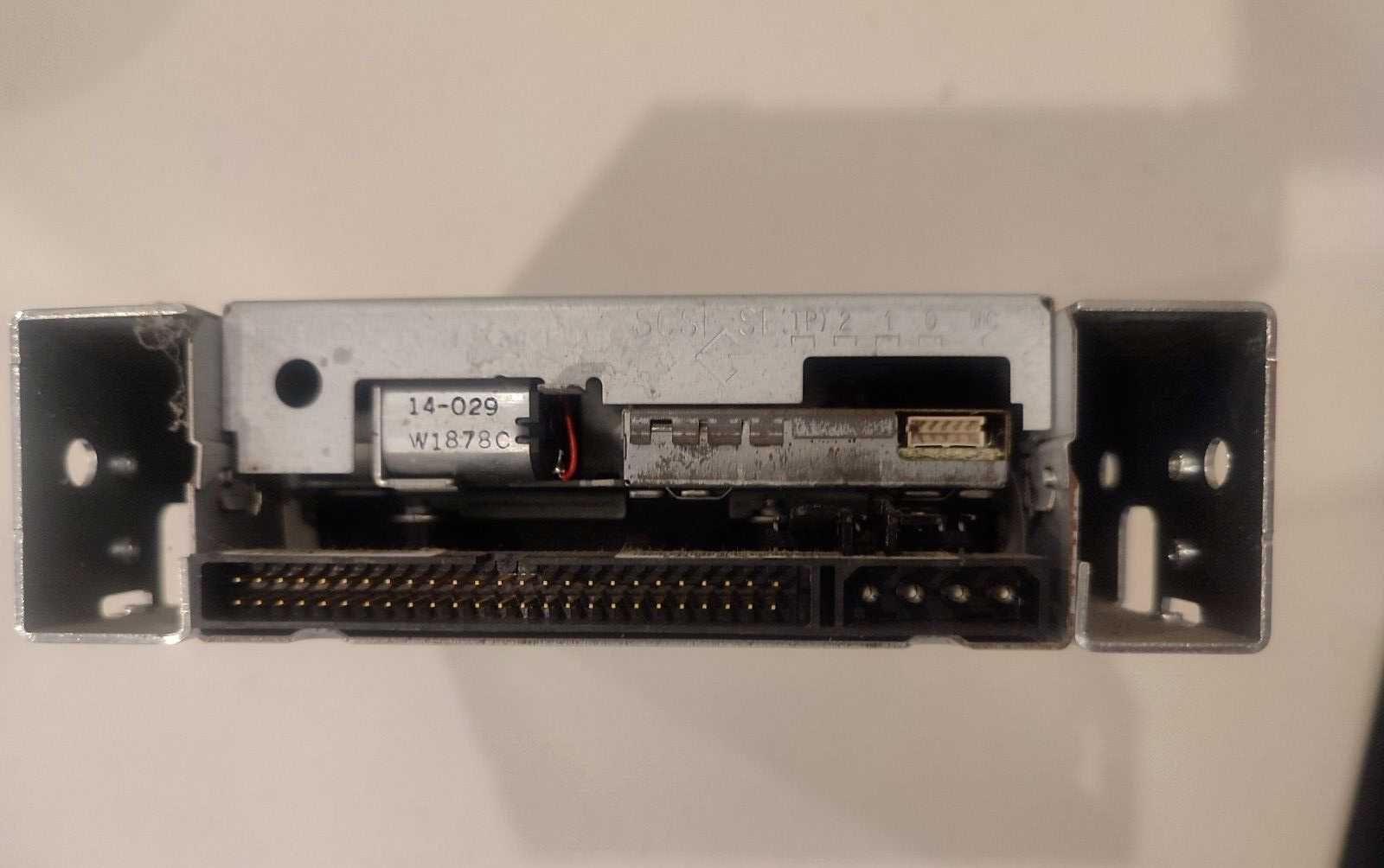 C1528J 4/8GB HP DAT8 DAT привод