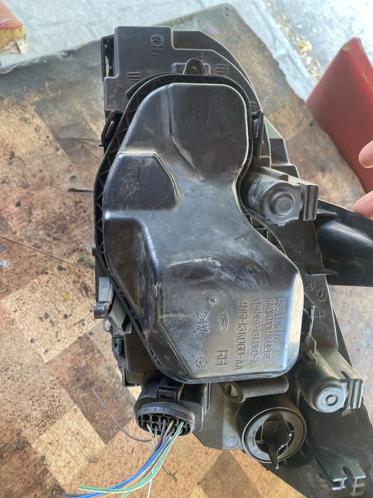 Десен фар за форд фокус