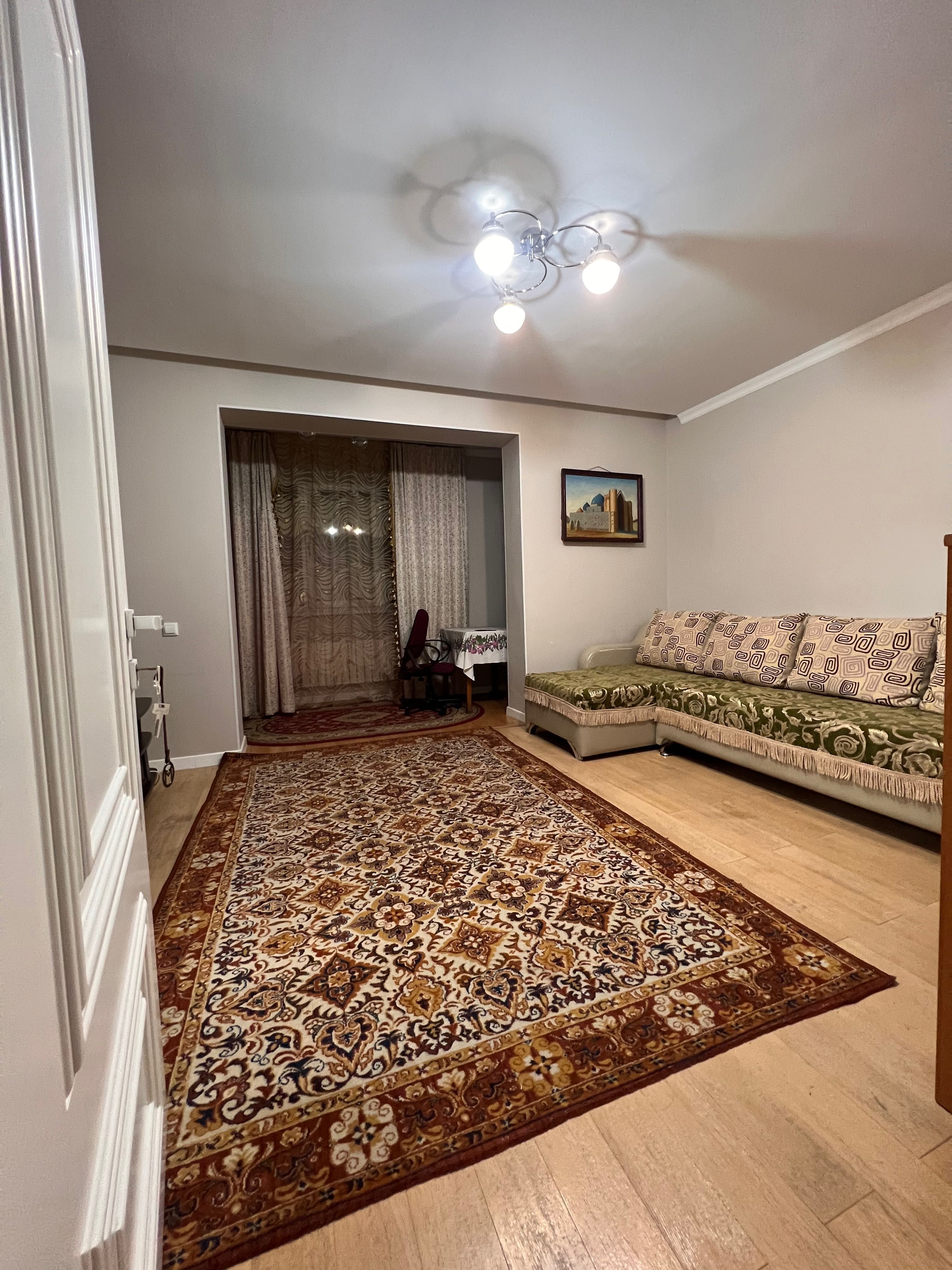 3-х комнатная квартира возле Есентай на Аль- фараби с мебелью