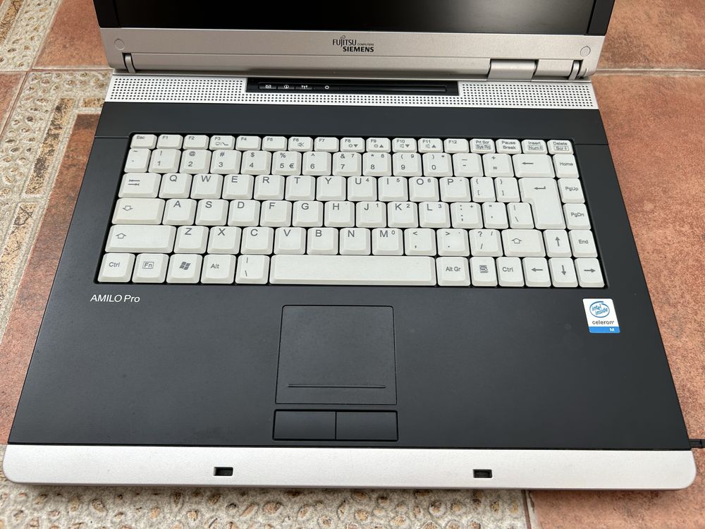 Лаптоп Fujitsu Siemens