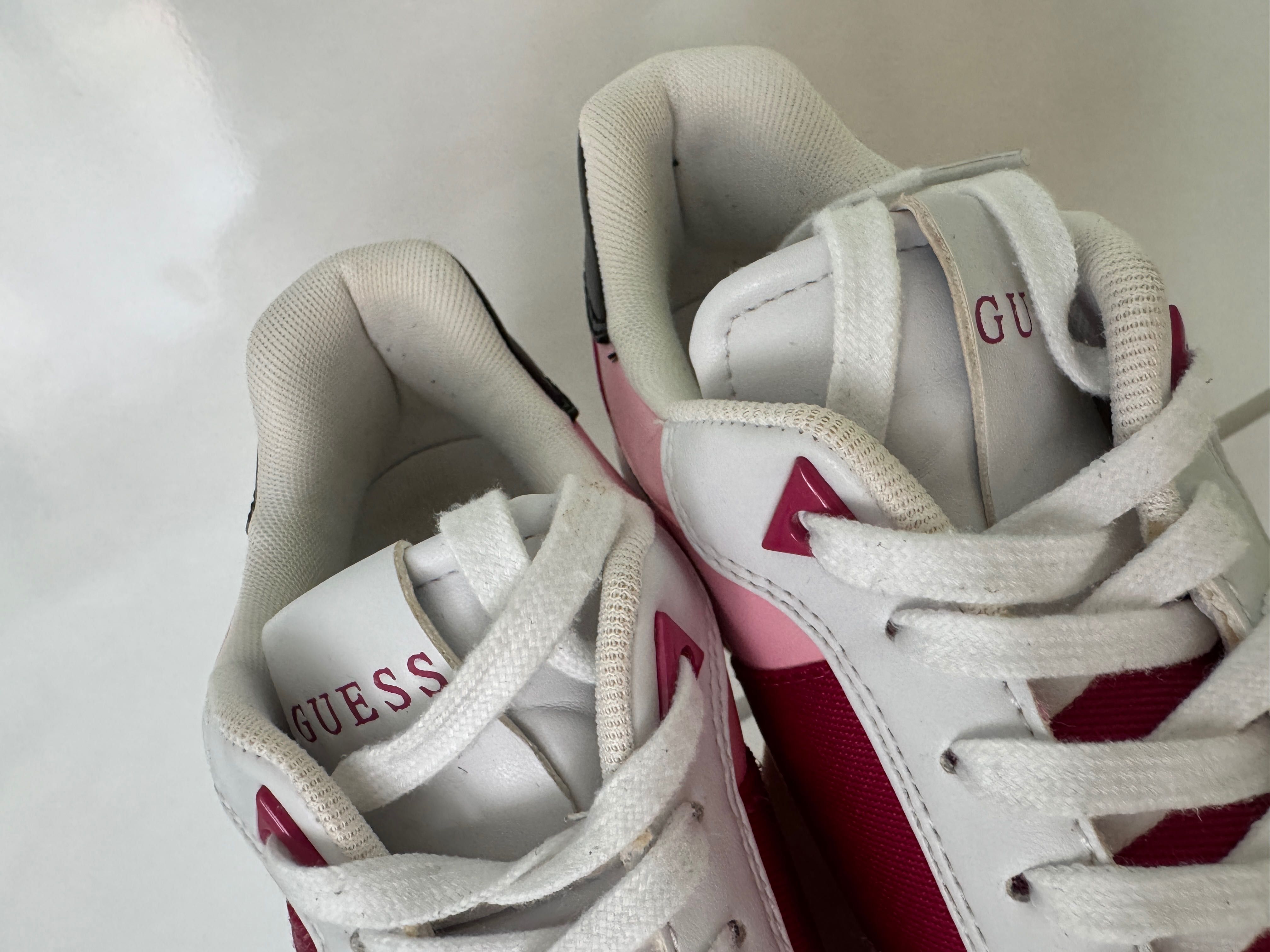 Дамски сникърси GUESS (размер 40)