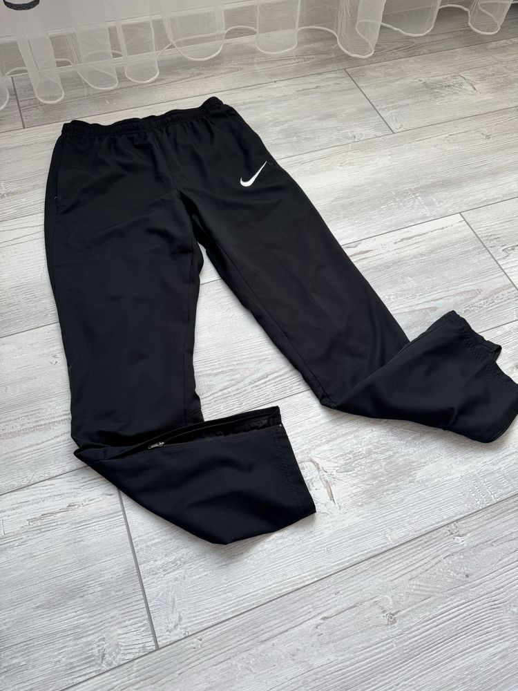 Мъжко! Чисто нов оригинален анцуг Nike Sport