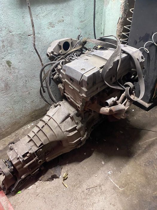 Продаю двигатель с коробкой передач Mercedes-Benz W124 2.3

Описание: