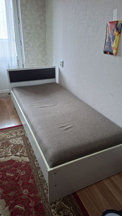 Кровать в хорошем состоянии
