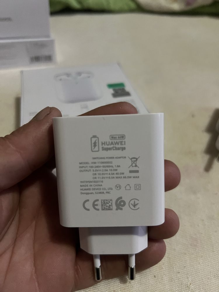 Vand incarcatoare  de 66w de hwavei si iphone